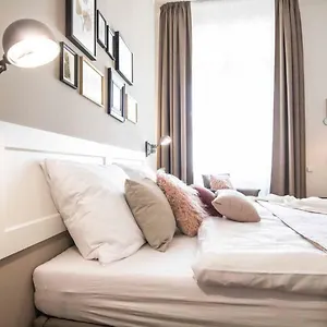 Apartment Place And Comfort 